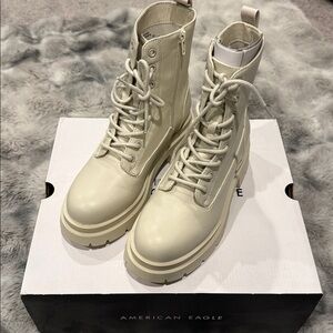 NWT American Eagle Outfitters Women's Off-White Combat Boots